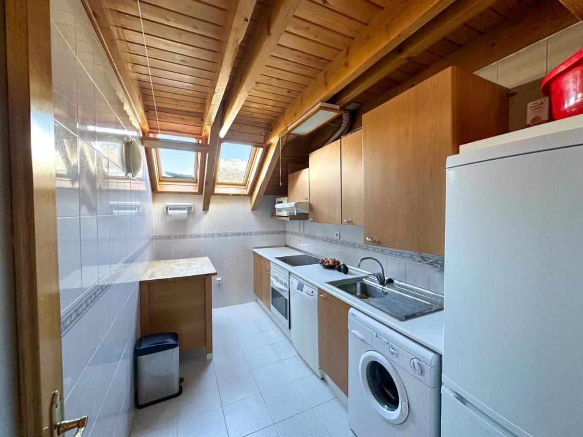 Acogedor Atico Duplex En El Centro En Biescas/4Pax Apartment Exterior photo